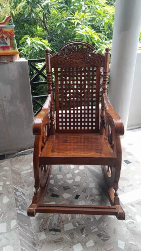 Antique Look Resting Traditional Rocking Chair Wood with Armchair for Indoor, Outdoor & Garden (Sheesham Wood photo review